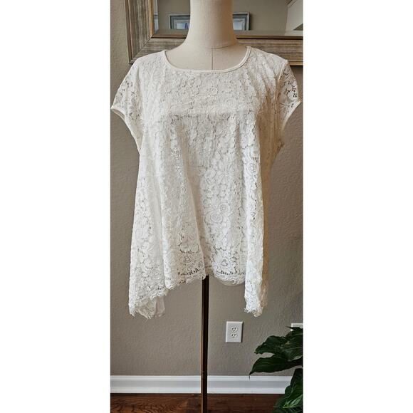 Karen Kane Floral Lace Shark Bite Hem Top Women Size M White Pull On Relaxed Fit - Picture 1 of 5